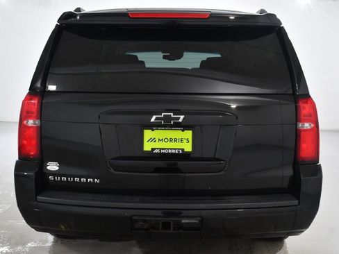 Used 2017 Chevrolet Suburban LT image 13