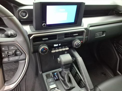 Used 2025 Toyota 4Runner SR5 image 33