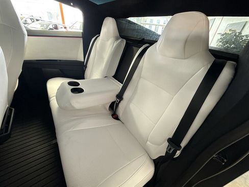 Used 2024 Tesla Cybertruck AWD Crew Cab image 29