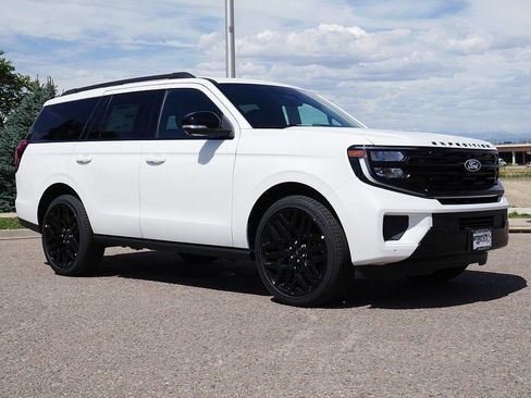 New 2027 Ford Expedition Platinum w/ Stealth Performance Package AWD/4WD image 7