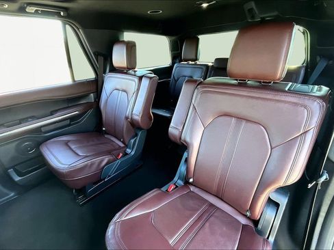 Used 2024 Ford Expedition Limited image 16