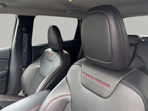 Used 2022 Jeep Cherokee Trailhawk w/ Trailer Tow Group image 8