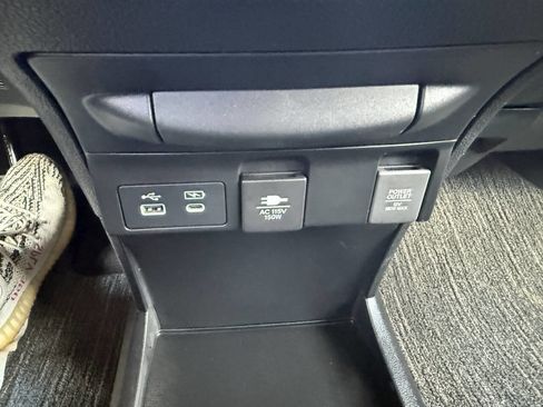 Used 2025 Honda Odyssey Touring image 40