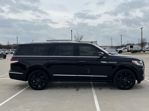 Used 2023 Lincoln Navigator L Reserve image 10