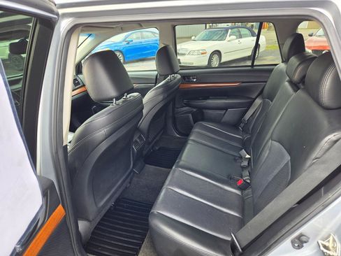 Used 2013 Subaru Outback 2.5i Limited AWD/4WD image 12