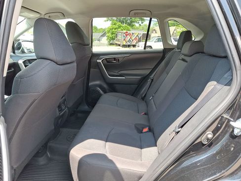 Certified 2022 Toyota RAV4 LE AWD/4WD image 13