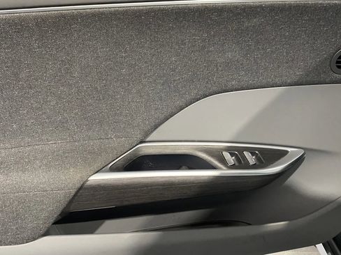 Used 2024 Lucid Air Touring image 12