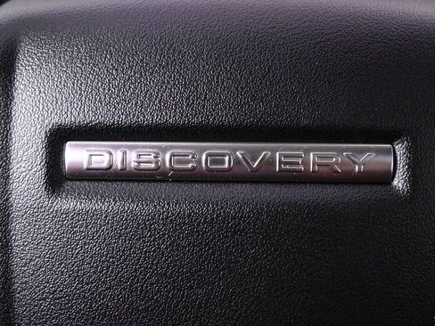 Used 2017 Land Rover Discovery HSE image 36