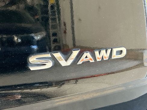 Used 2023 Nissan Rogue SV image 40