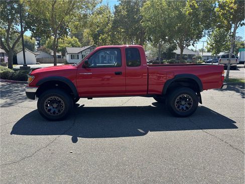 Used 2003 Toyota Tacoma PreRunner w/ Convenience Pkg RWD image 2