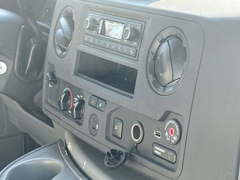 Used 2022 Ford E-350 and Econoline 350 Super Duty image 14