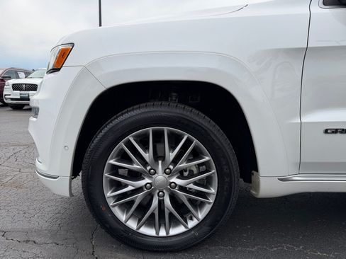 Used 2017 Jeep Grand Cherokee Summit w/ Platinum Series Group AWD/4WD image 24