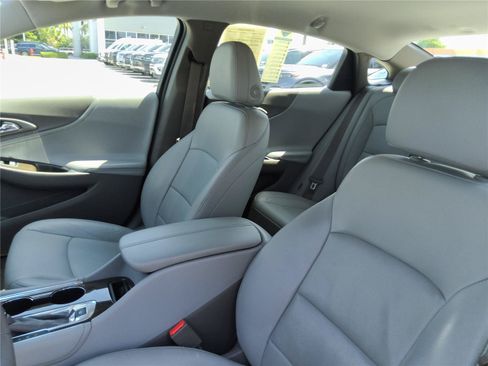 Used 2017 Chevrolet Malibu Premier w/ Driver Confidence Package FWD image 15