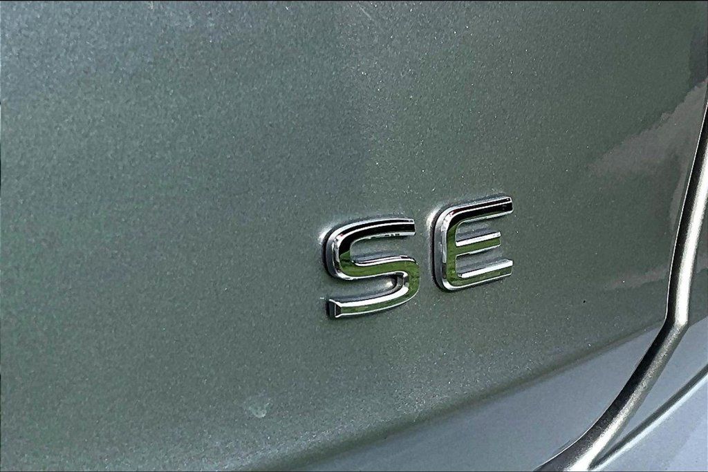 Used 2024 Volkswagen Jetta SE FWD image 22