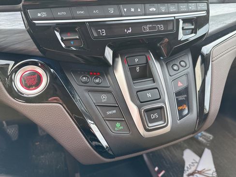 Used 2025 Honda Odyssey Elite image 20