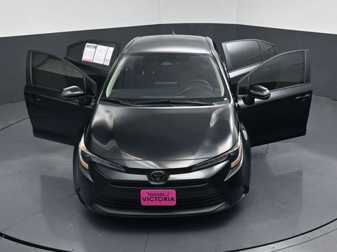 Used 2025 Toyota Corolla LE image 24
