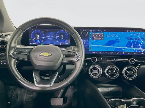 Used 2024 Chevrolet Blazer EV LT AWD/4WD image 18
