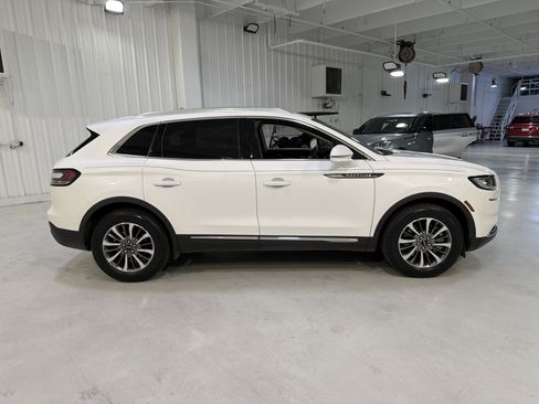 Used 2022 Lincoln Nautilus Standard w/ Premium Package image 6