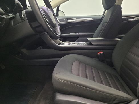 Used 2020 Ford Fusion SE image 17