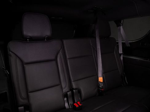Used 2024 Chevrolet Suburban LT w/ Luxury Package RWD image 63