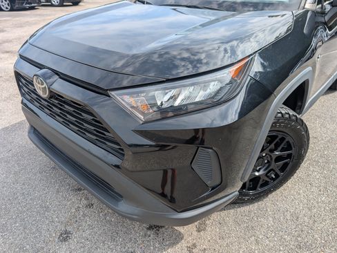 Used 2022 Toyota RAV4 LE FWD image 13