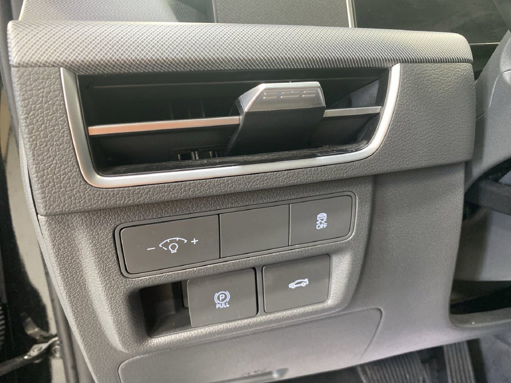 Used 2025 Hyundai Sonata SEL FWD image 23