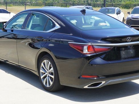 Used 2019 Lexus ES 350 w/ Premium Package FWD image 9