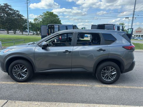 Used 2023 Nissan Rogue S AWD/4WD image 7