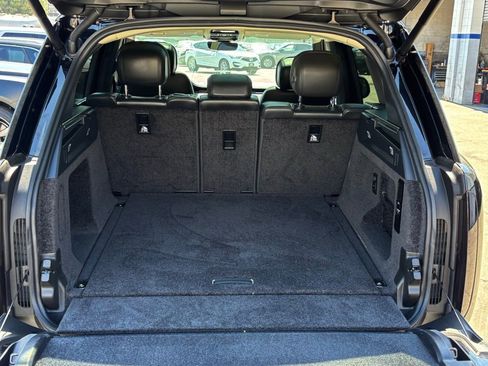 Used 2024 Land Rover Range Rover SE image 24