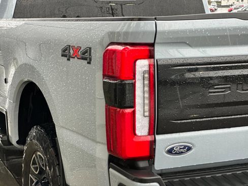 Used 2025 Ford F350 Platinum image 25