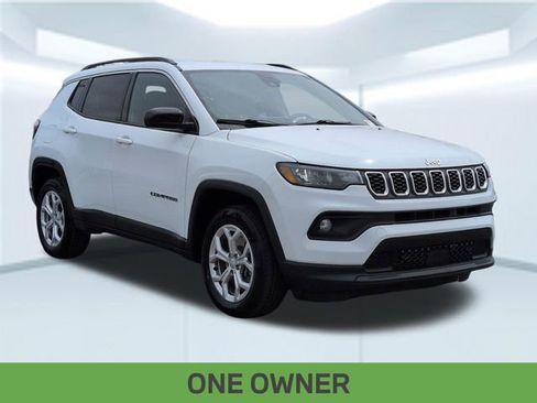 Used 2024 Jeep Compass Latitude AWD/4WD image 4
