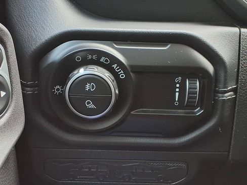 Used 2025 Jeep Gladiator Sport AWD/4WD image 18