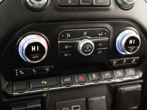 Used 2021 GMC Sierra 1500 Denali w/ Denali Premium Package image 18