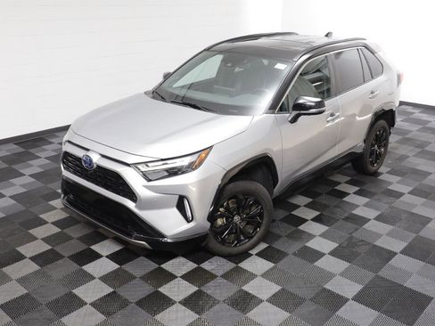Used 2022 Toyota RAV4 XSE image 2