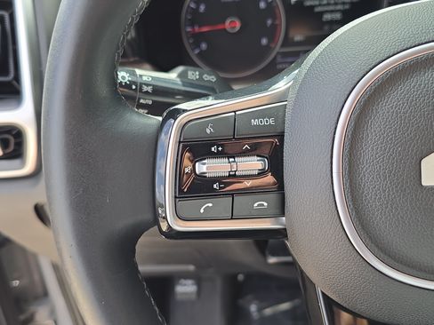 Certified 2022 Kia Sorento S AWD/4WD image 29