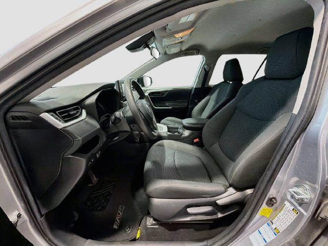 Certified 2021 Toyota RAV4 LE AWD/4WD image 17