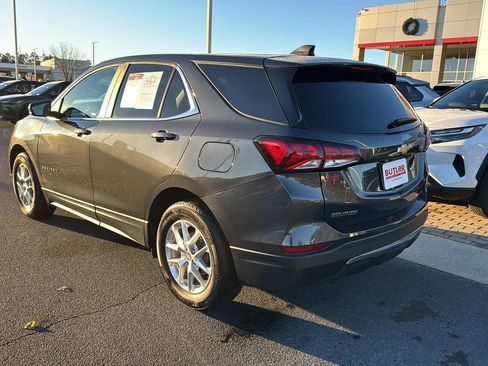 Used 2023 Chevrolet Equinox LT image 3