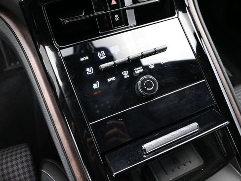 Certified 2025 Porsche Panamera 4 E-Hybrid AWD/4WD image 15