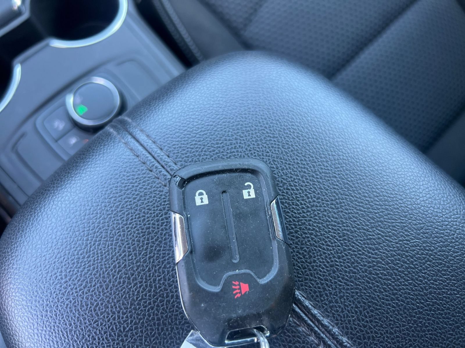 Used 2024 GMC Terrain SLE FWD image 18