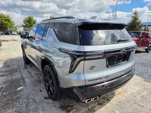 Used 2024 Chevrolet Traverse RS image 3