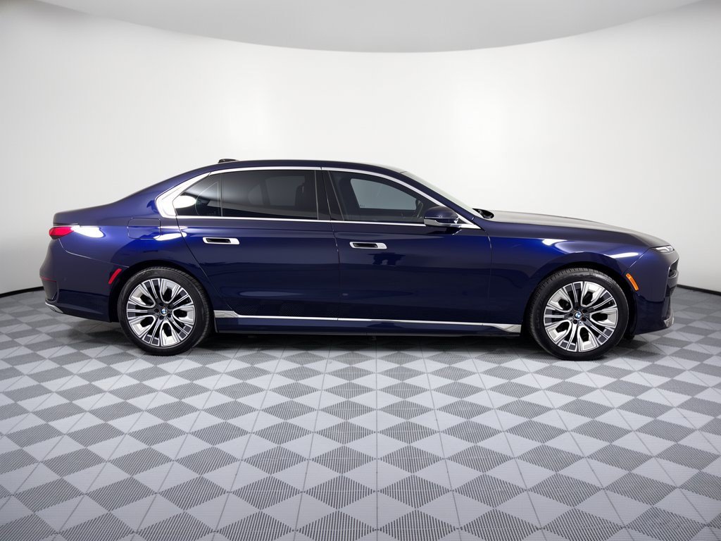 Used 2023 BMW i7 xDrive60 AWD/4WD image 8