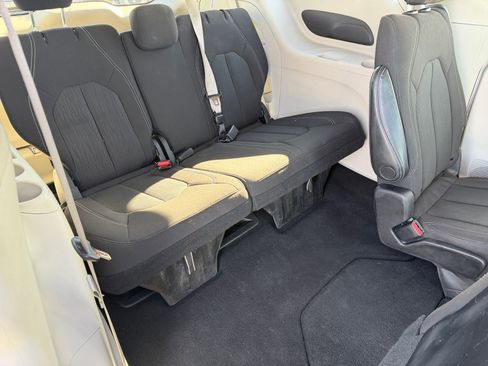Used 2023 Chrysler Voyager LX FWD image 16