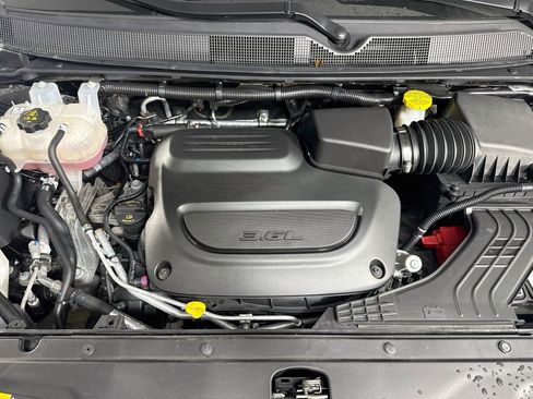 Used 2026 Chrysler Pacifica Select FWD image 39