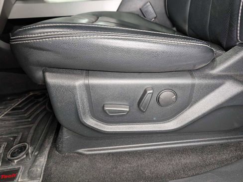 Used 2019 Ford F150 Lariat w/ Equipment Group 502A Luxury AWD/4WD image 41