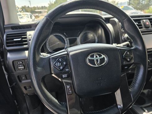 Used 2018 Toyota 4Runner TRD Off-Road AWD/4WD image 12
