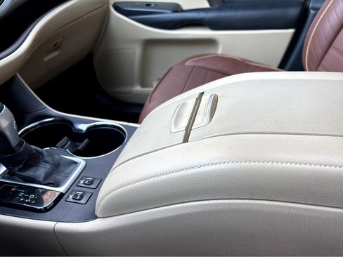 Used 2015 Toyota Highlander XLE image 8