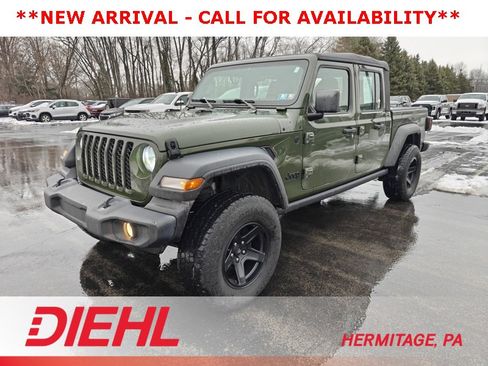 Used 2021 Jeep Gladiator Sport image 1