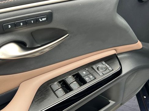 Certified 2023 Lexus ES 350 w/ Premium Package image 13