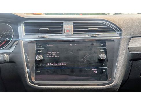 Used 2018 Volkswagen Tiguan SE w/ 3rd Row Seat Package image 24