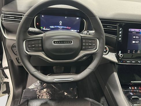 Used 2024 Jeep Wagoneer Series II image 10